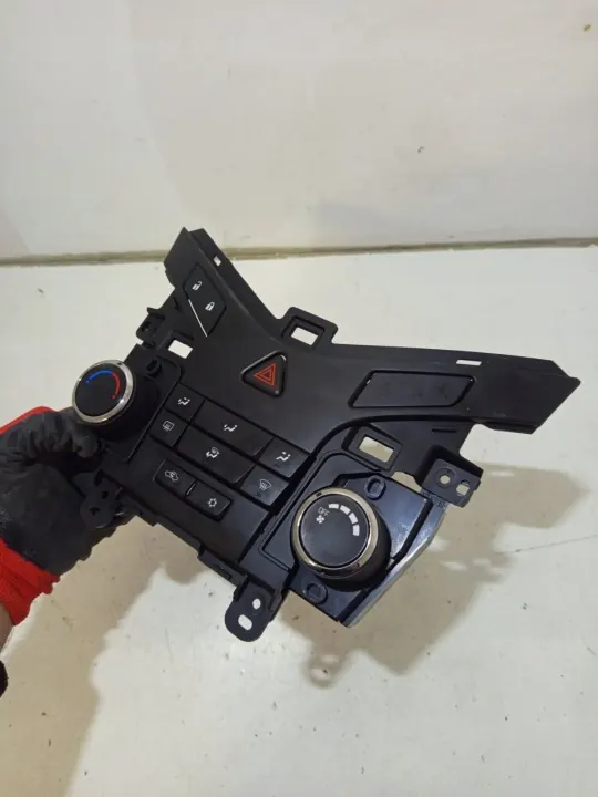 OEM AC ventilationspanel för Chevrolet Cruze I 08-12 image 3