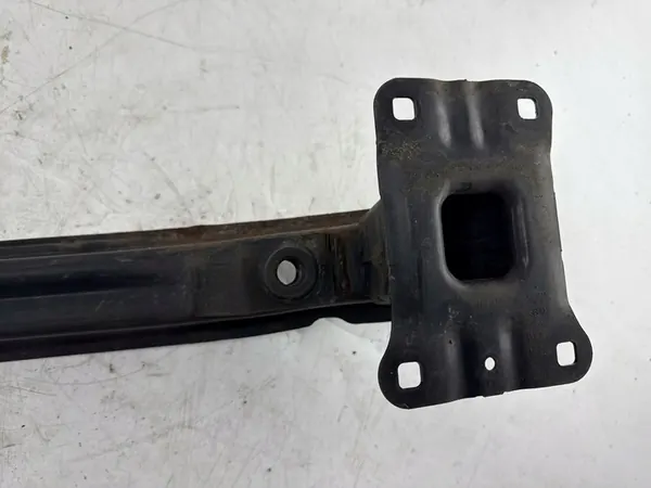 Alkuperäinen takapuskuri OE 8V5807309 image 10