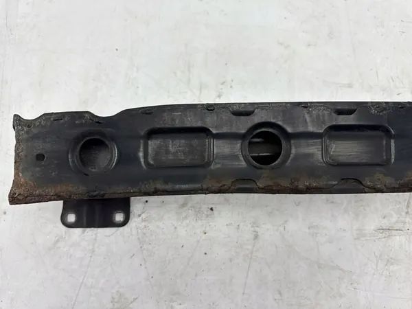 Alkuperäinen takapuskuri OE 8V5807309 image 2