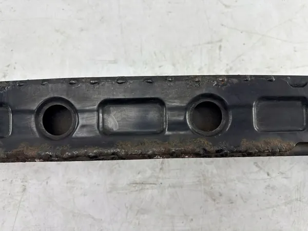 Alkuperäinen takapuskuri OE 8V5807309 image 3