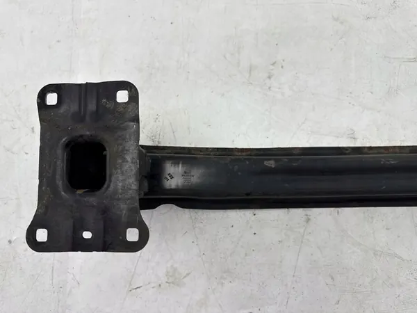 Alkuperäinen takapuskuri OE 8V5807309 image 8