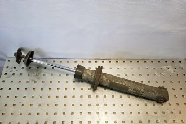 Ammortizzatore Posteriore Sinistro BMW 5 TOURING (E61) OEM 33526766605 image 2