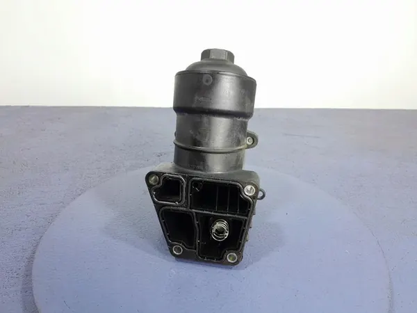 AUDI A6 C7 2.0 TDI Oljefilterhus 03L117021D image 3