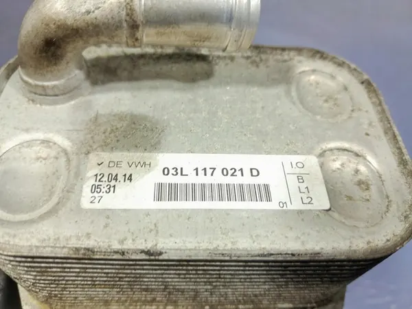 AUDI A6 C7 2.0 TDI Oljefilterhus 03L117021D image 4