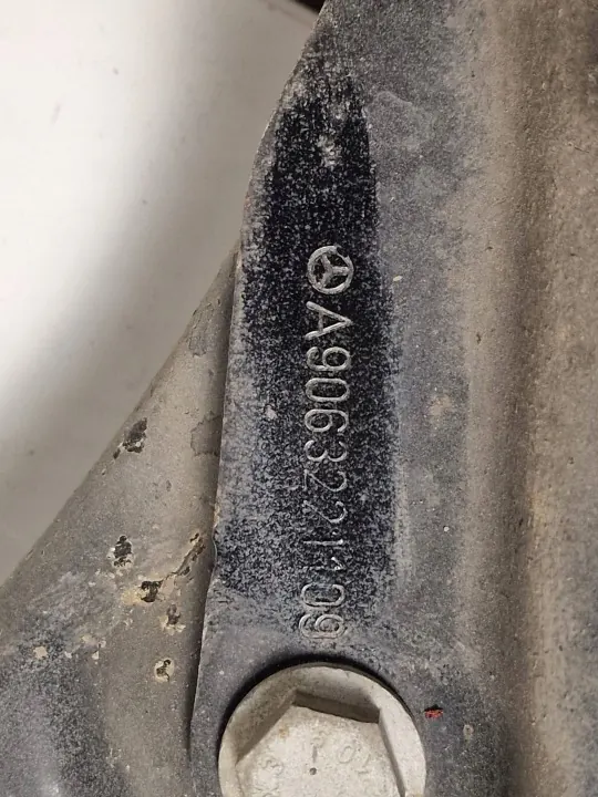 Etupyörän Oikea Nivel OEM A9063321109 Mercedes Sprinter image 9