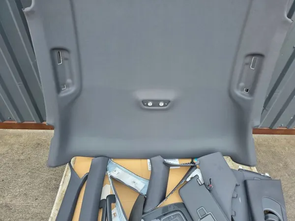 Forro OEM 8W5867506F para Audi A4 B9 S Line Sedã image 5
