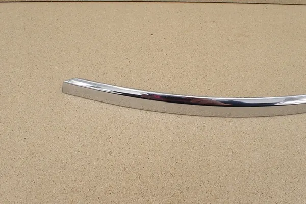 Vasen etupuskuri Audi A6 OE image 3