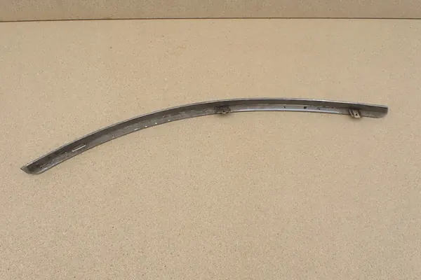 Vasen etupuskuri Audi A6 OE image 5