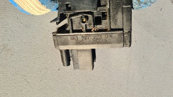 AUDI A4 A5 Q5 Handremschakelaar 8K1927225D image 2