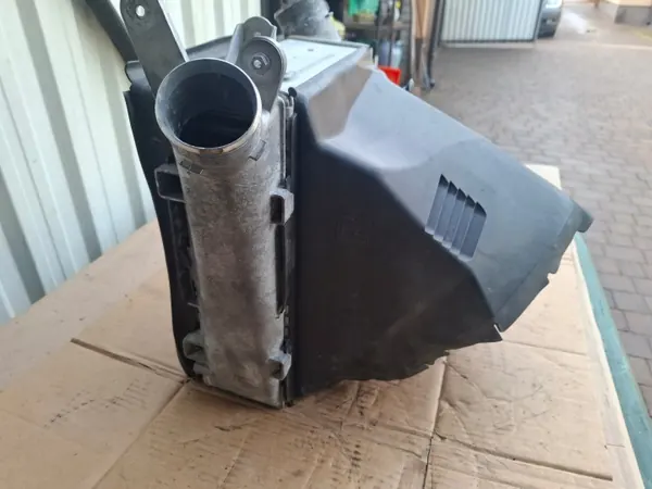 Audi RS6 C8 4.0 TFSI Rechter Intercooler OEM 4K0145806B image 3