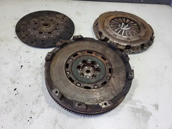 Volante Kia CEED PROCEED II image 2