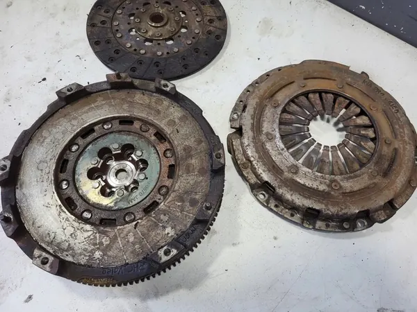 Volante Kia CEED PROCEED II image 4