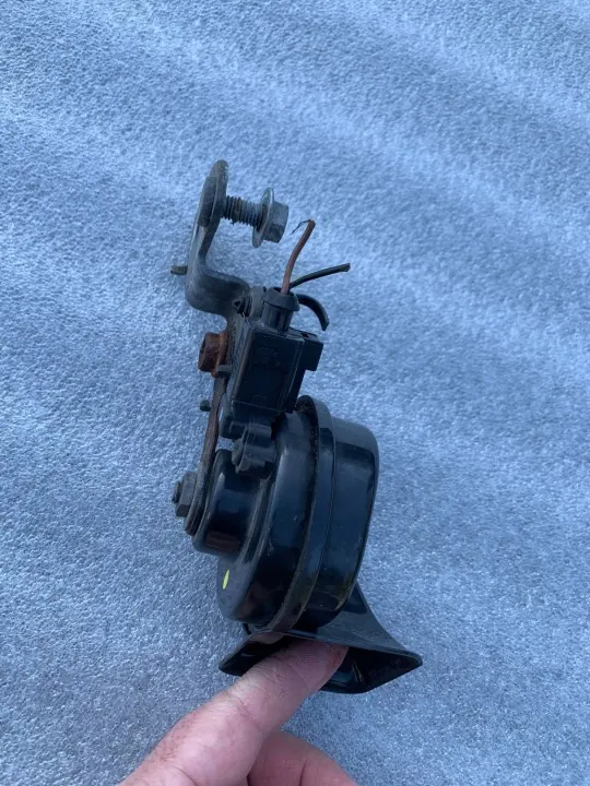 Soporte de Bocina VW Caddy OEM 2K5951181 image 3