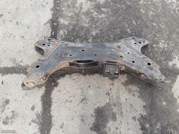 Cadre auxiliaire Hyundai Ix35 2013 624012y300a image 5