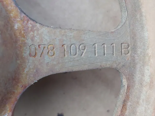Övre kamremstand Audi A4 B5 B6 A6 C5 2.4 2.8 078109111B image 3