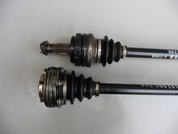 Vänster bakaxel BMW 1 E81 E87 E90 E91 2.0D image 4