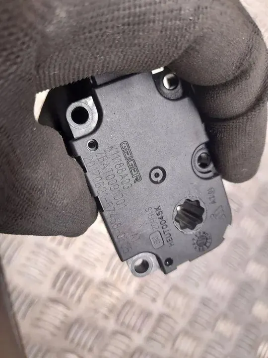 Vannes de chauffage AUDI A5 (F53) K11188A03 image 1