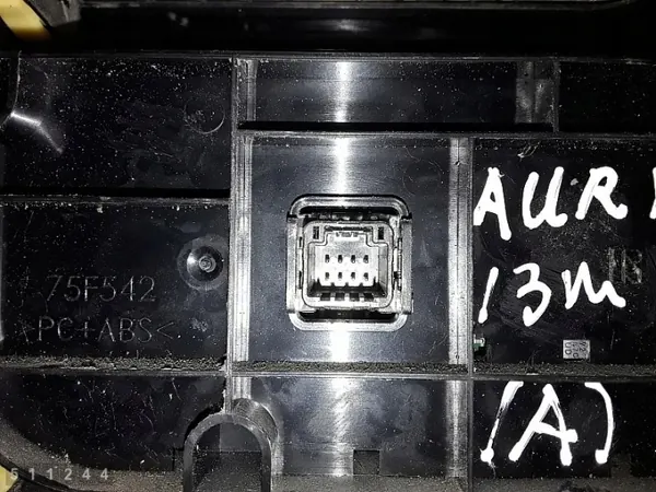 Module de climatisation Toyota Auris OEM 5590002420 image 3