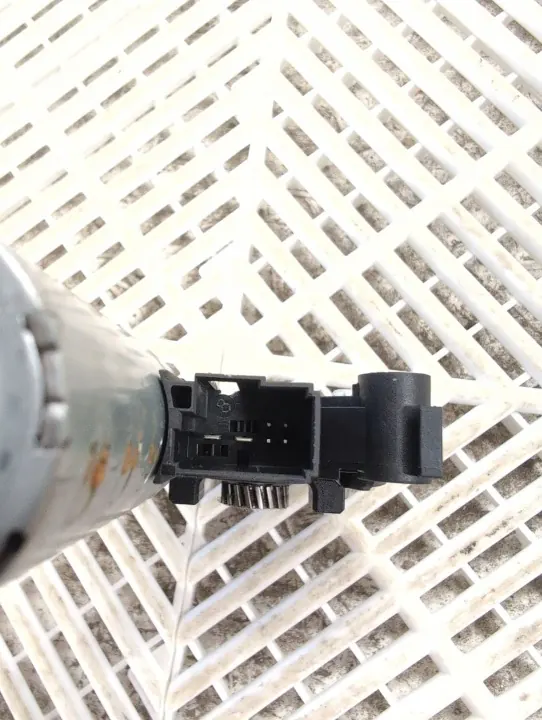 Audi A8 S8 D5 Schiebedachmotor OEM 10030663C image 3