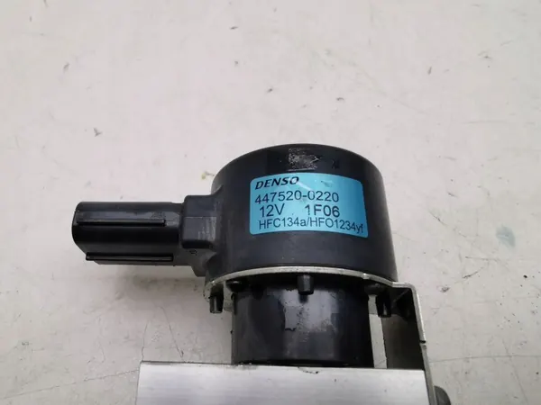 Renault A/C Expansionsventil OEM 4475200220 - Gebraucht image 3