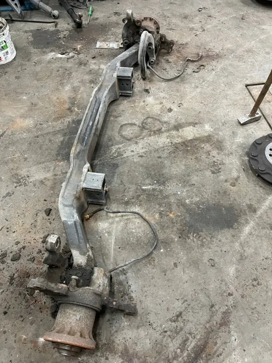 MAN framaxelbalk OEM 81441013173 - Begagnad image 2