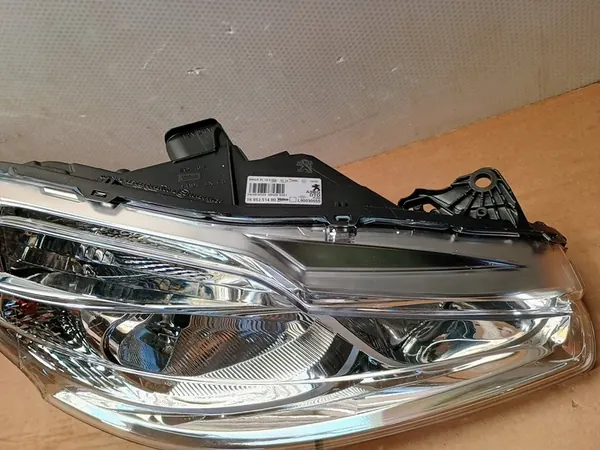 PEUGEOT 208 I Oikea Etuvalo Alkuperäinen 1685351480 image 5