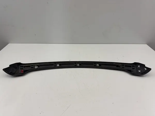 Toyota Hilux VIII Etupuskurin Lista OEM 75786-0K030 image 4