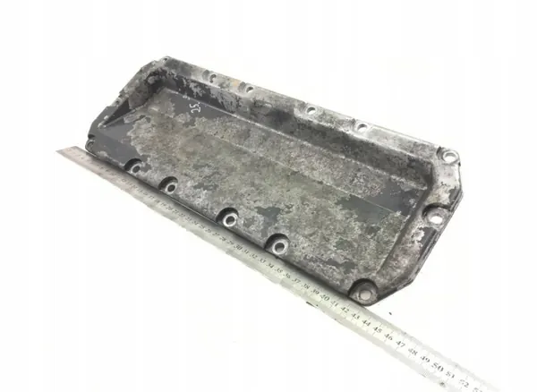 Tapa lateral motor Scania OEM 1301019 - Usado image 2