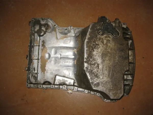 Cárter de óleo Mercedes OEM A2710141002 - Usado image 2