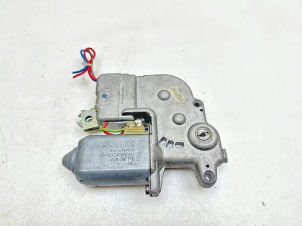 Motor de techo solar Nissan OE 879696712 - Usado image 2