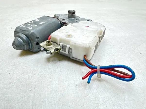 Motor de techo solar Nissan OE 879696712 - Usado image 3