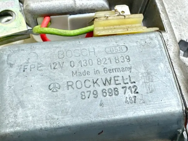 Motor de techo solar Nissan OE 879696712 - Usado image 4