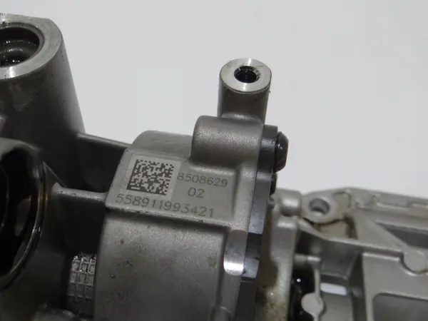 Pompe à huile BMW d'occasion OEM 8508629 pour X1 E84 N47 image 3