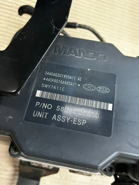 Pompe ABS OEM 58920-2E550 pour Kia Sportage II image 3