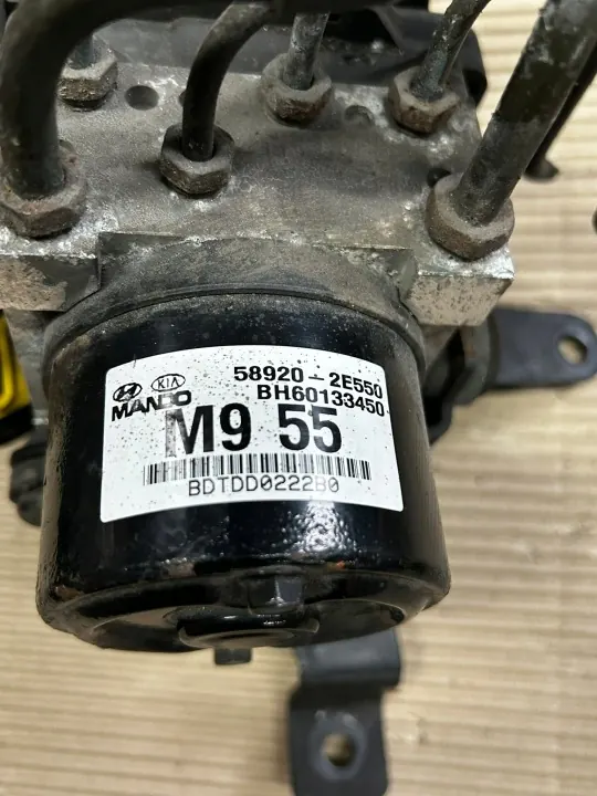 Pompe ABS OEM 58920-2E550 pour Kia Sportage II image 6