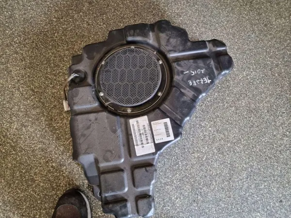 Jeep Cherokee ljudsystem OEM 05064610AC 3.6L 2013 image 3