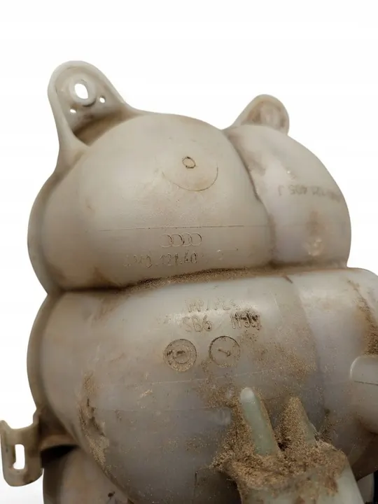 Audi Q7 4M Kühlmittelbehälter image 3