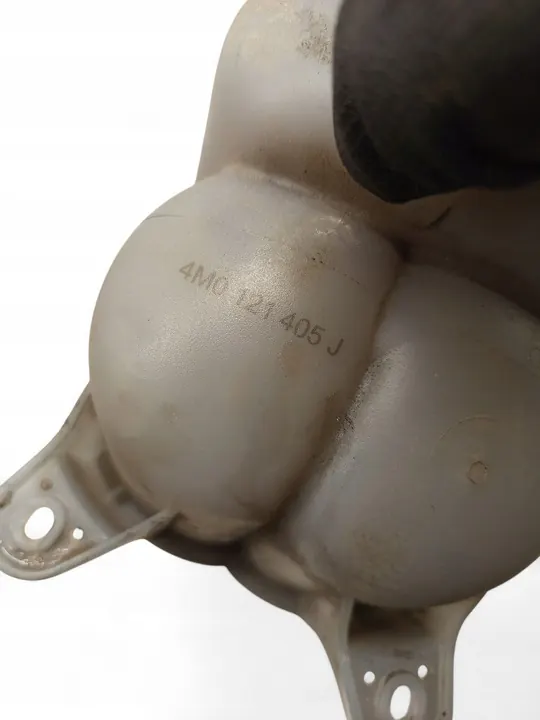 Audi Q7 4M Kühlmittelbehälter image 4