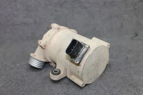 BMW N20 extra vattenpump OEM 7597715 image 4