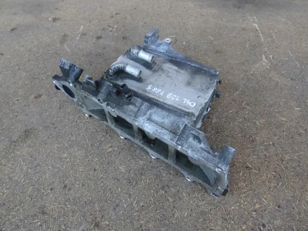 AUDI A3 8V GOLF VII LEON III 2.0 TDI Coletor de admissão 04L129766S image 2