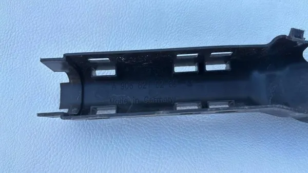 Cache Fils Mercedes Sprinter Crafter OEM A9068210289 image 3