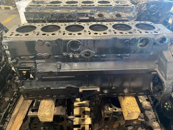 MAN D2876 motorblock 360hk - naket block image 3