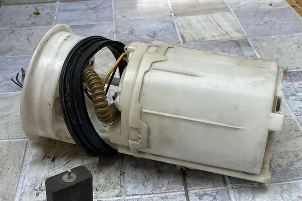 Brandstofpomp SKODA FABIA I 600919051F 1.2L benzine image 3