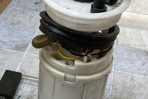 Brandstofpomp SKODA FABIA I 600919051F 1.2L benzine image 4