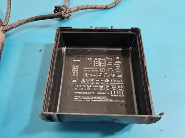 Caja de fusibles OEM 91950-2S010 para Kia Sportage III 2010-2015 image 9