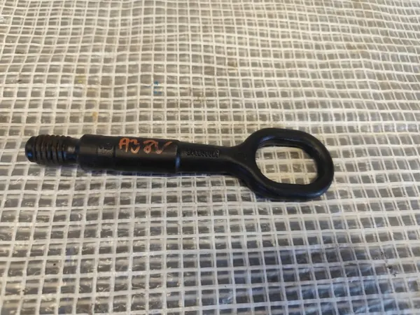 Audi A3 8V hinauskoukku OEM 8K0605615 - Käytetty image 2