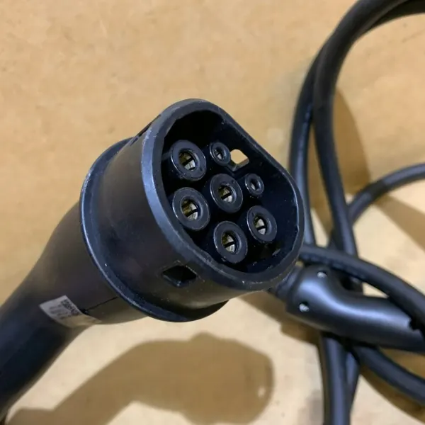 Câble de charge Renault Zoe/Twingo III OEM 296956857R image 3