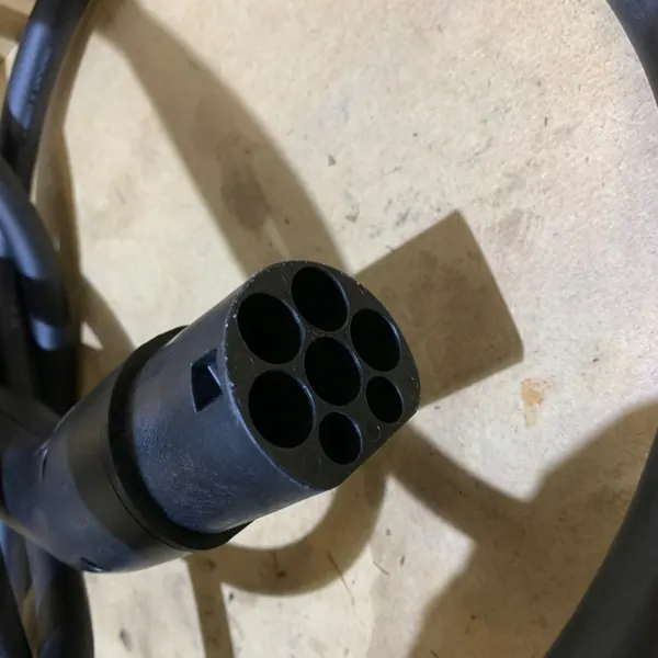 Câble de charge Renault Zoe/Twingo III OEM 296956857R image 4