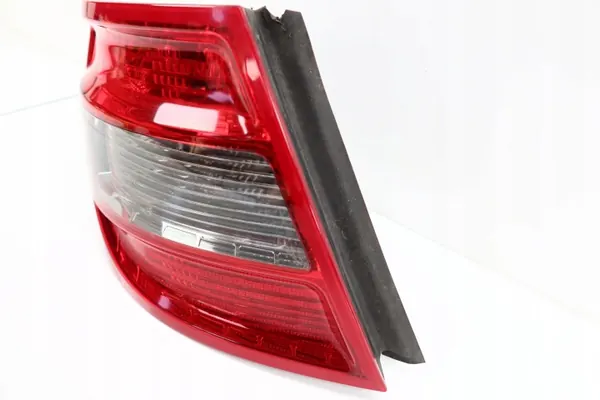Feu arrière gauche Mercedes W204 OEM 2048203764 image 3