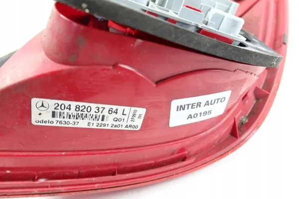 Feu arrière gauche Mercedes W204 OEM 2048203764 image 9